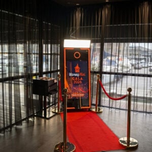 Magic mirror photobooth met LED lijst [Den Haag]