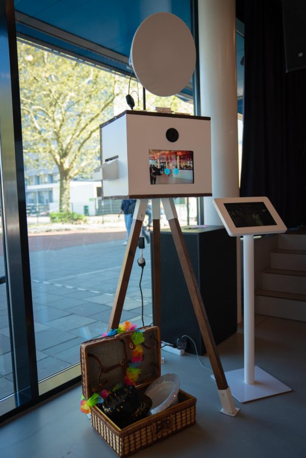 Moderne houten photobooth [Gelderland] - Afbeelding 2